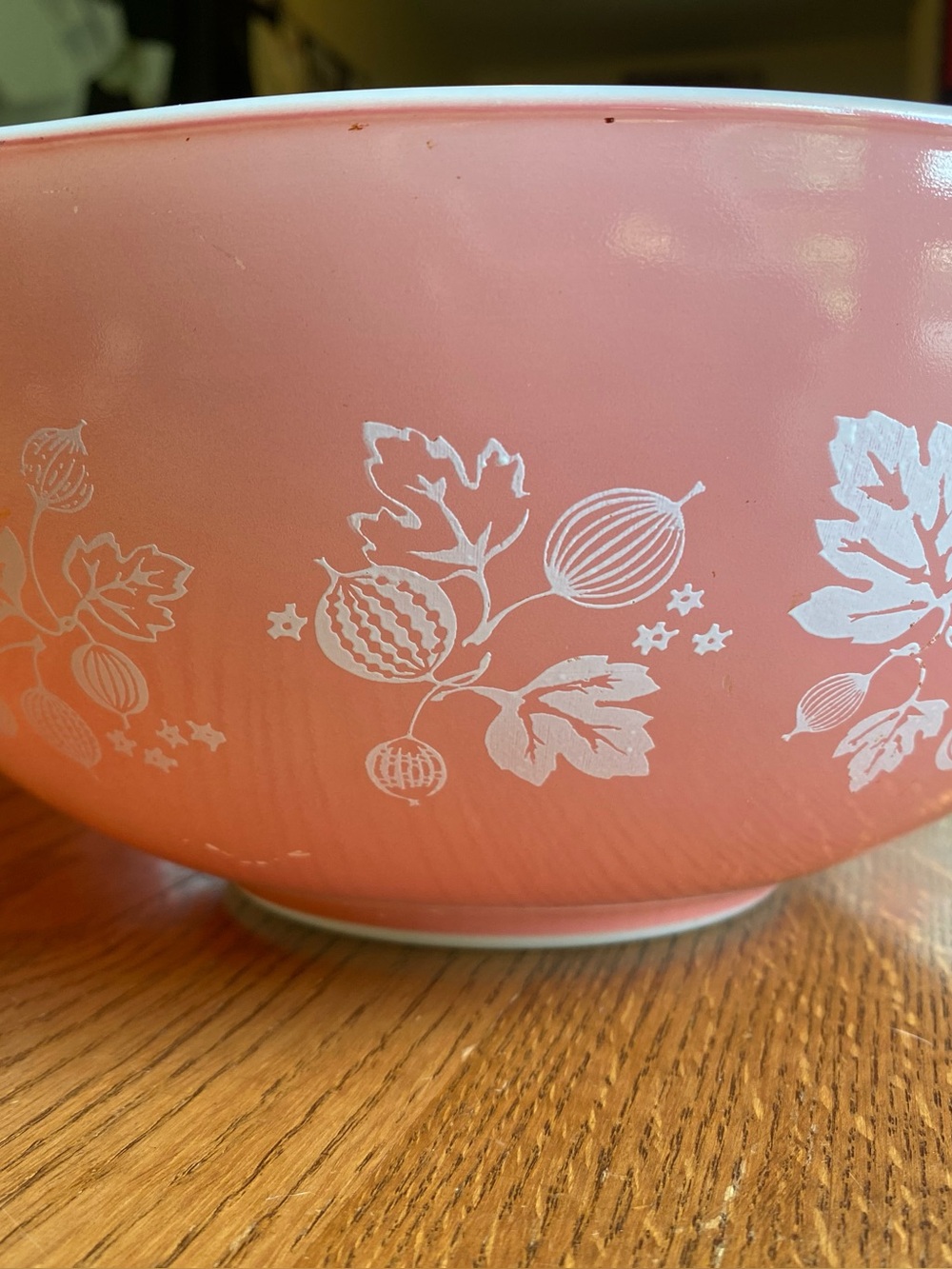 Vintage Pyrex mixing bowls are in the iconic Pink Gooseberry pattern. - Picture 8 of 14
